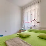 Hostel Pula * 普拉