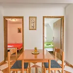 Hostel Pula * 普拉