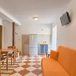 Hostel Pula 普拉