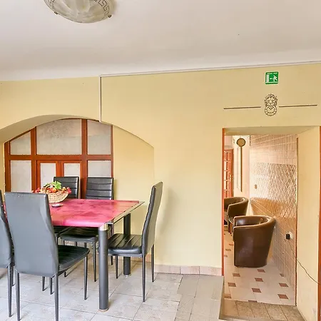 Hostel Pula بيت شباب بولا