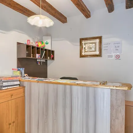 بيت شباب Hostel Pula بولا