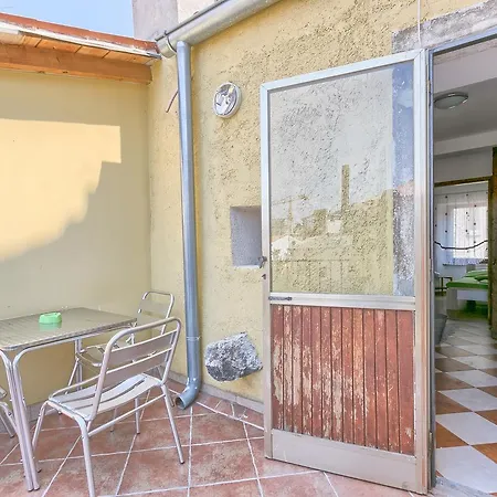 Hostel Pula بيت شباب بولا