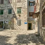 אכסניה Hostel Pula