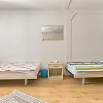 Hostel Pula אכסניה