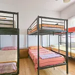 אכסניה Hostel Pula *