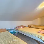 אכסניה Hostel Pula *