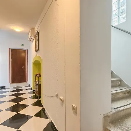 Hostel Pula 호스텔 *