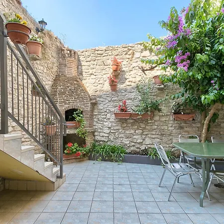 Albergue Hostel Pula *