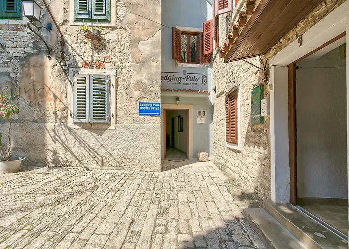 Hostel Pula Albergue