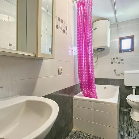 Albergue Hostel Pula *