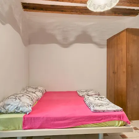 Albergue Hostel Pula