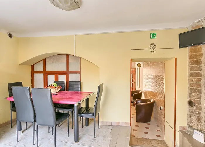 Hostel Pula אכסניה פולה