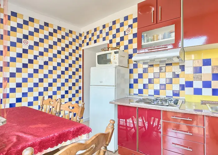 Hostel Pula אכסניה פולה